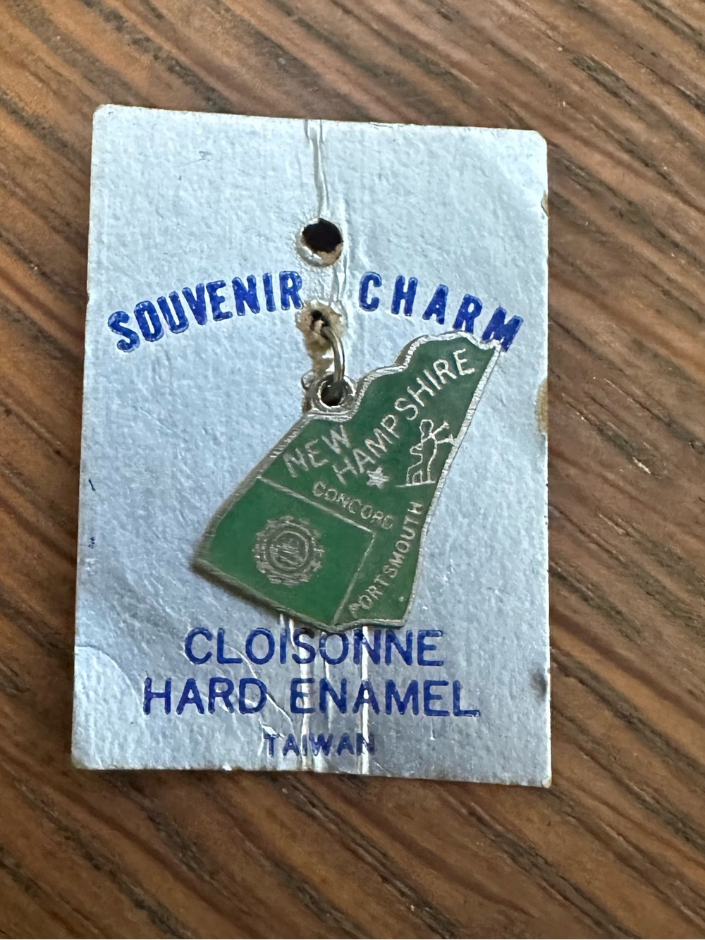 Vintage 1980s New Hampshire charm